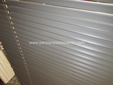 persiana veneciana lames d'alumini 25mm